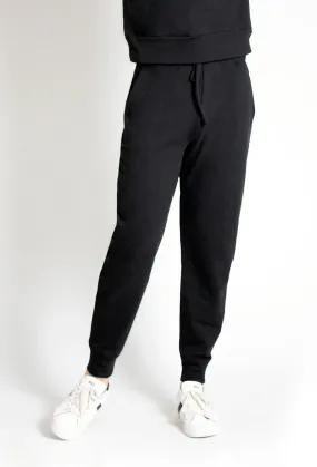 Akira Jogger Black