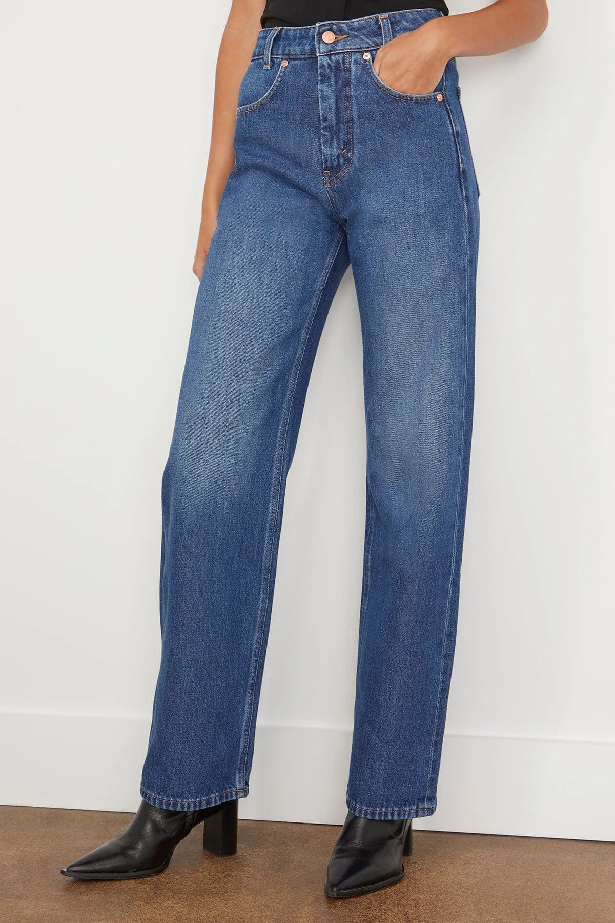 Ease Denim Jeans in Mid Blue